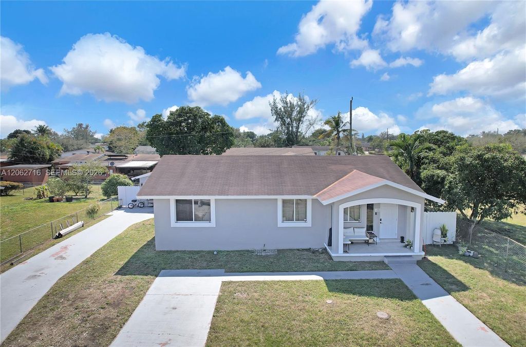 3280 NW 213th Ter, Miami Gardens, FL 33056