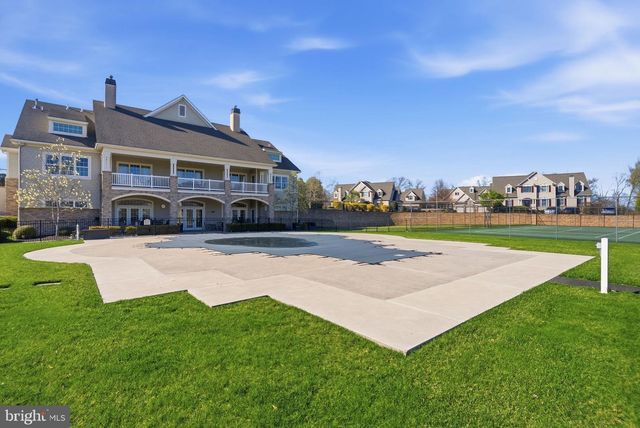 705 E KENNEDY RD, North Wales, PA 19454