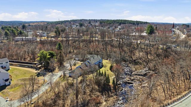 8 Mill Falls Road, Pembroke, NH 03275