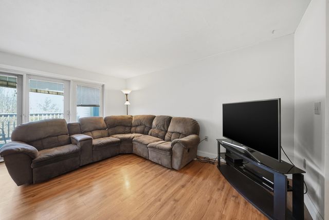 8 Mill Falls Road, Pembroke, NH 03275