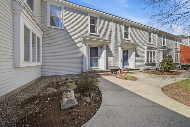 8 Mill Falls Road, Pembroke, NH 03275