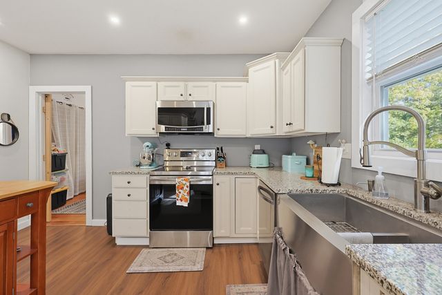 15 W Cedar Rd, Norfolk, MA 02056
