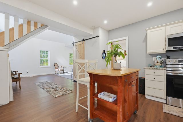 15 W Cedar Rd, Norfolk, MA 02056