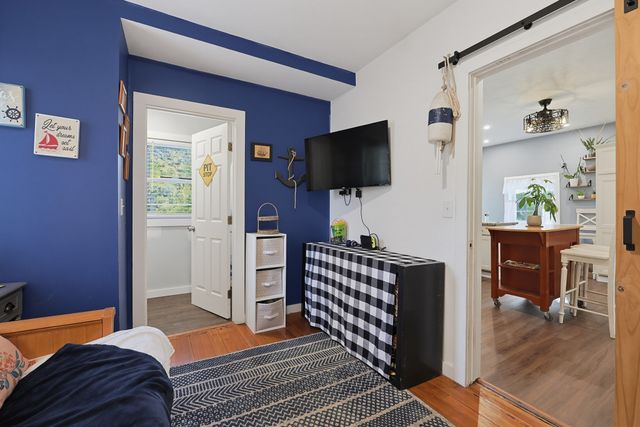 15 W Cedar Rd, Norfolk, MA 02056