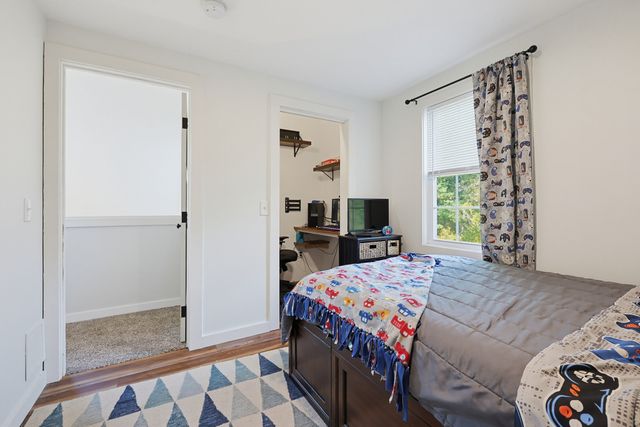 15 W Cedar Rd, Norfolk, MA 02056