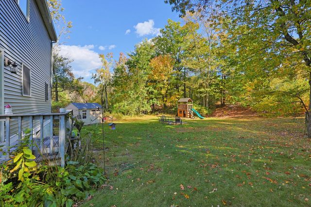 15 W Cedar Rd, Norfolk, MA 02056