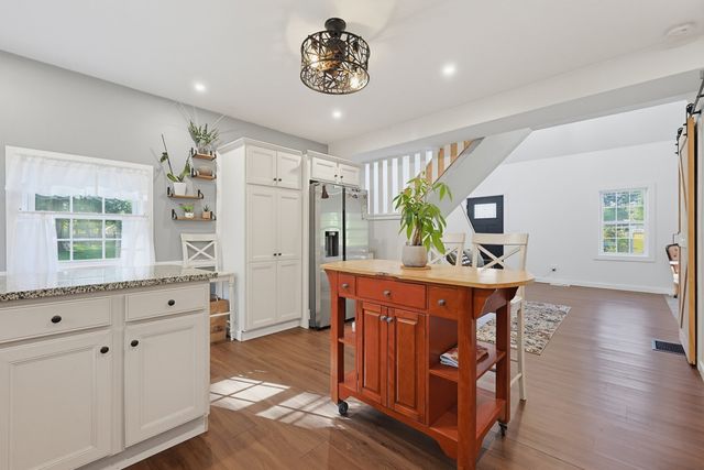 15 W Cedar Rd, Norfolk, MA 02056