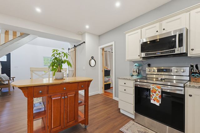 15 W Cedar Rd, Norfolk, MA 02056
