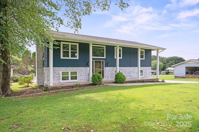 2310 24th Avenue NE 7, Hickory, NC 28601