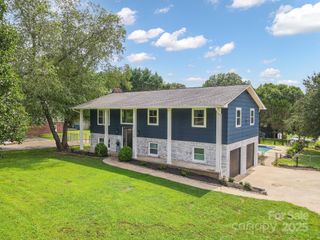2310 24th Avenue NE 7, Hickory, NC 28601