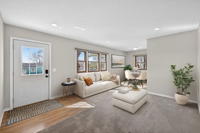 1808 Hillview Lane SE, Rochester, MN 55904