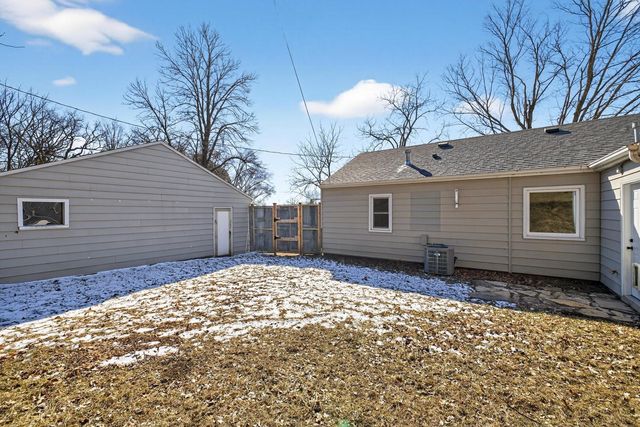 1808 Hillview Lane SE, Rochester, MN 55904