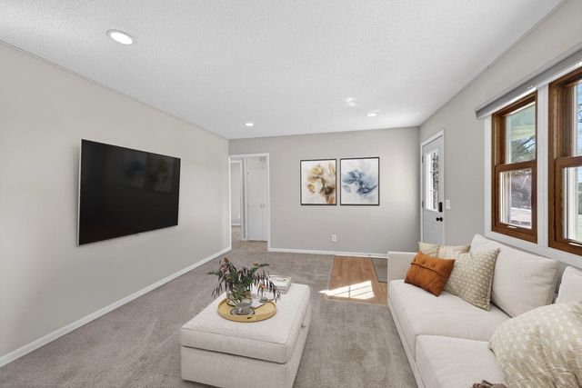 1808 Hillview Lane SE, Rochester, MN 55904