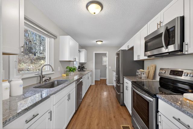 1808 Hillview Lane SE, Rochester, MN 55904