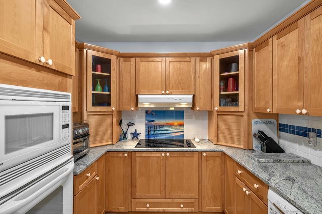 33 Fenwood Road, Old Saybrook, CT 06475