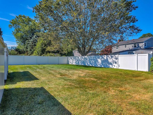 33 Fenwood Road, Old Saybrook, CT 06475