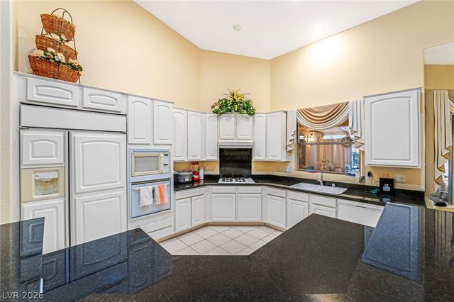 7004 Oakleigh Drive, Las Vegas, NV 89110