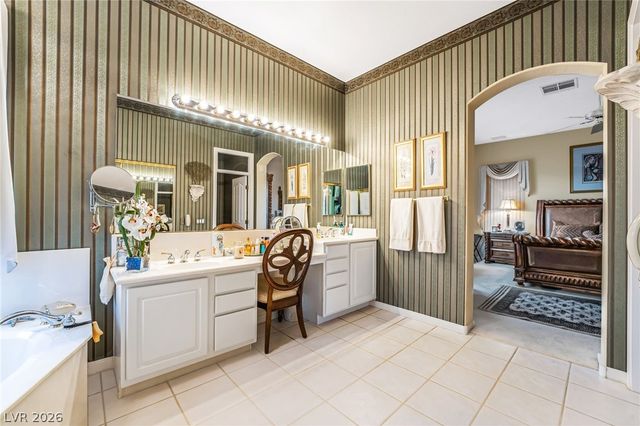 7004 Oakleigh Drive, Las Vegas, NV 89110