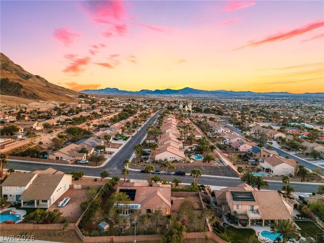 7004 Oakleigh Drive, Las Vegas, NV 89110