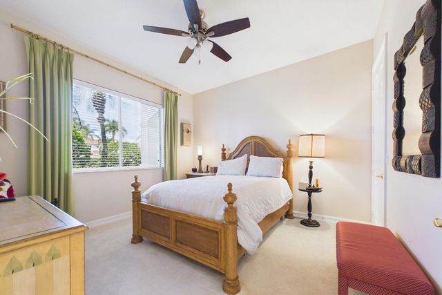 101 Palm Bay Circle B, Palm Beach Gardens, FL 33418