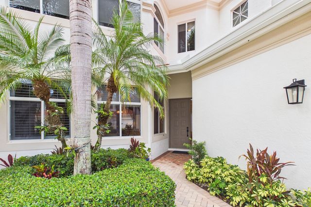 101 Palm Bay Circle B, Palm Beach Gardens, FL 33418