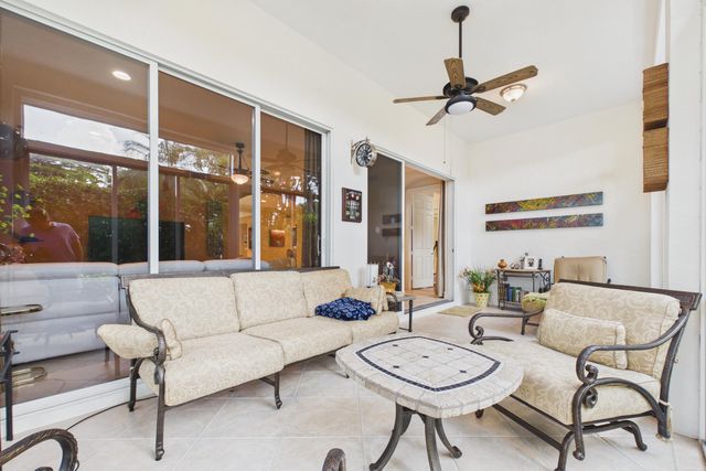 101 Palm Bay Circle B, Palm Beach Gardens, FL 33418