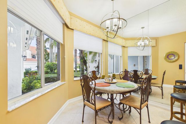 101 Palm Bay Circle B, Palm Beach Gardens, FL 33418