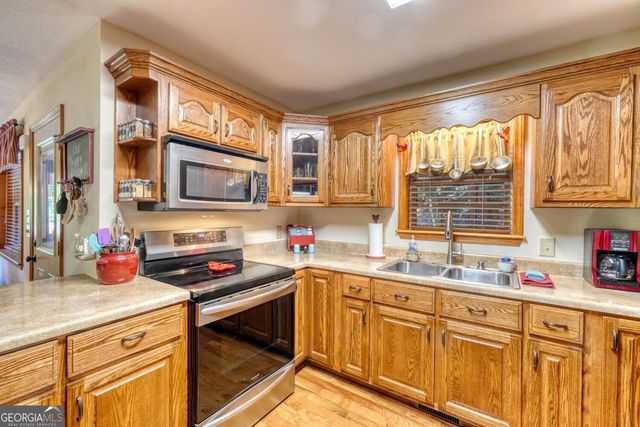 6132 Ruth Drive, Young Harris, GA 30582