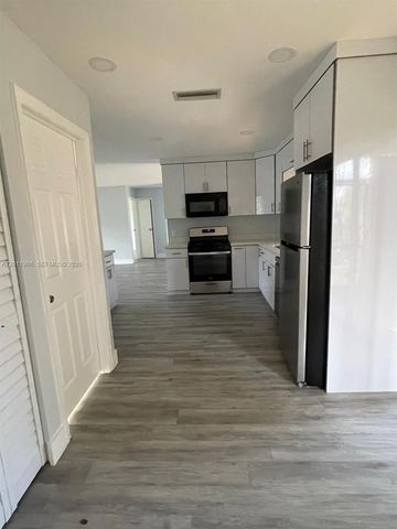 11500 NW 39th St, Sunrise, FL 33323