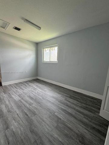 11500 NW 39th St, Sunrise, FL 33323