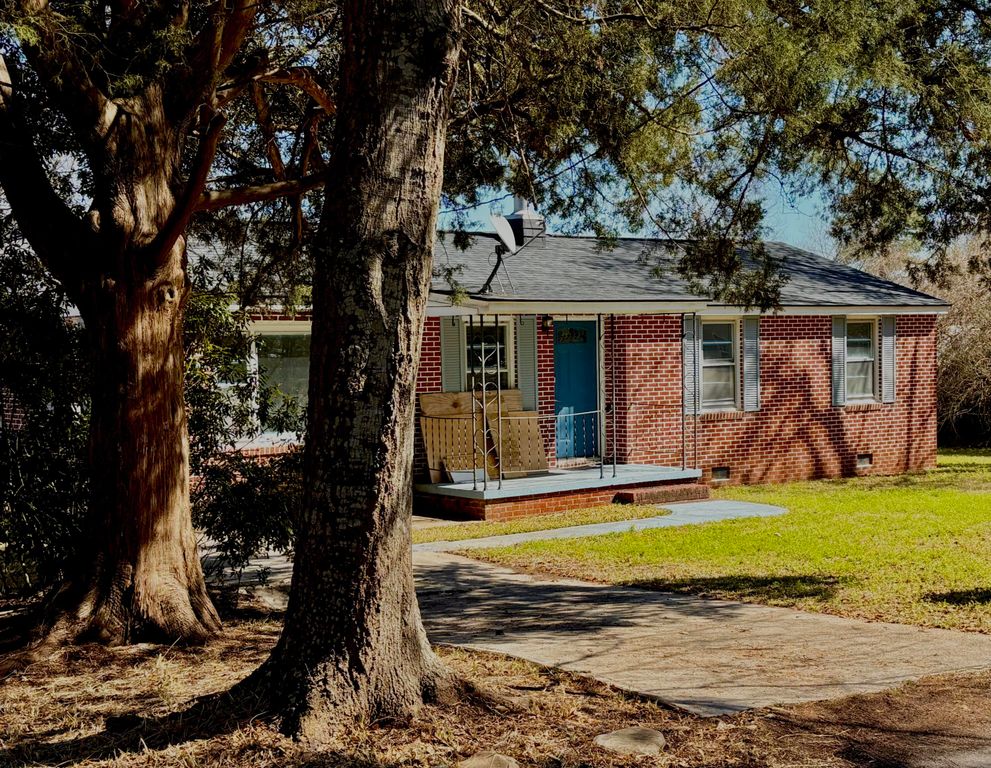 Image 1 of property listing at 8934 Powell Road, North Charleston, SC 29406