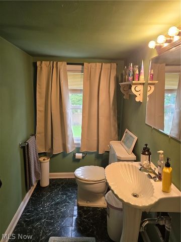 2666 Owaisa Road, Cuyahoga Falls, OH 44221