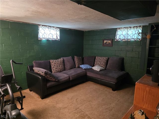 2666 Owaisa Road, Cuyahoga Falls, OH 44221