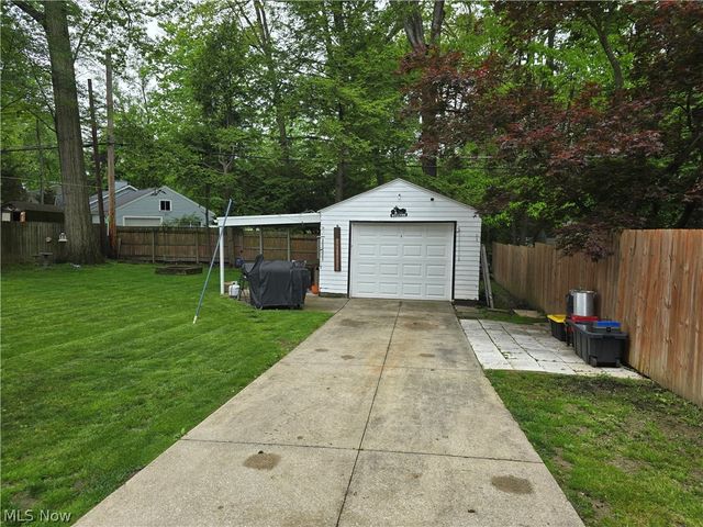 2666 Owaisa Road, Cuyahoga Falls, OH 44221