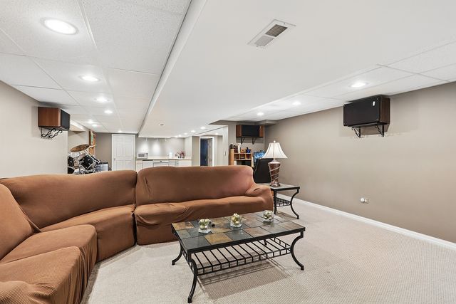 10536 Pentagon Drive, Orland Park, IL 60467