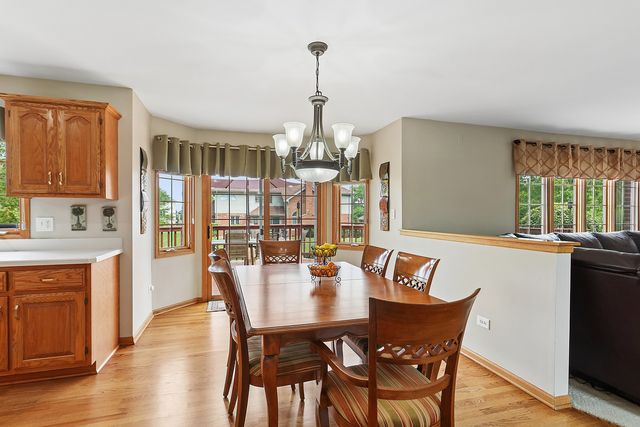 10536 Pentagon Drive, Orland Park, IL 60467
