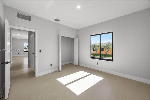 601 NW 3rd Ave A, Hallandale Beach, FL 33009