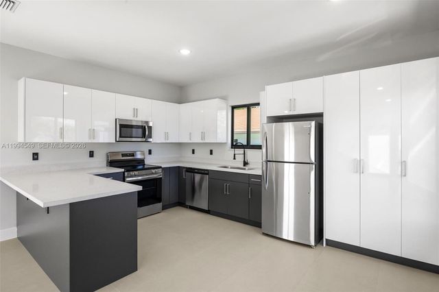 601 NW 3rd Ave A, Hallandale Beach, FL 33009