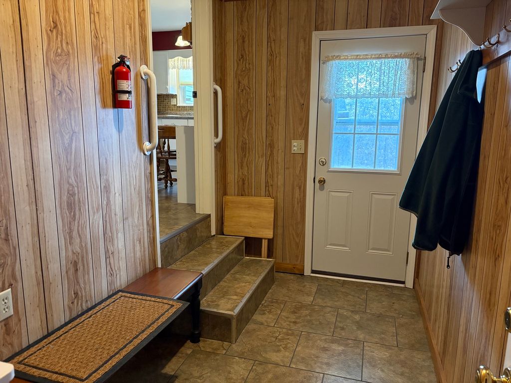 Image 13 of property listing at 605 Oakdale Drive, Centralia, IL 62801