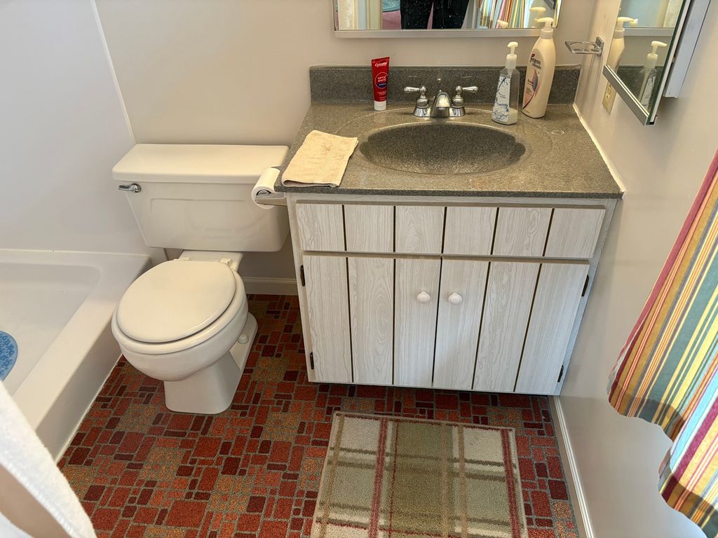 Image 25 of property listing at 605 Oakdale Drive, Centralia, IL 62801