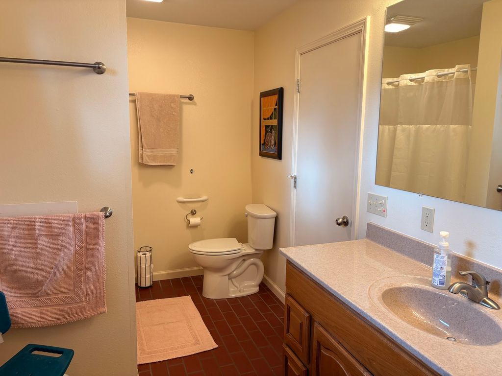 Image 29 of property listing at 605 Oakdale Drive, Centralia, IL 62801