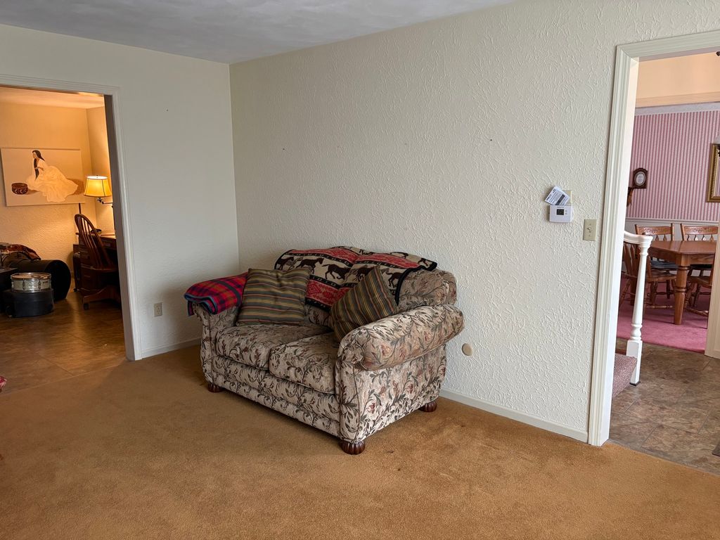 Image 4 of property listing at 605 Oakdale Drive, Centralia, IL 62801