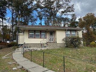 12 Apache Trl, Rockaway Twp., NJ 07866