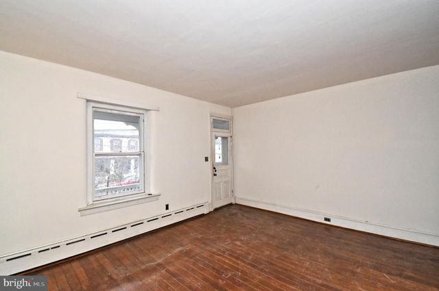 54 W CHESTNUT ST, Souderton, PA 18964