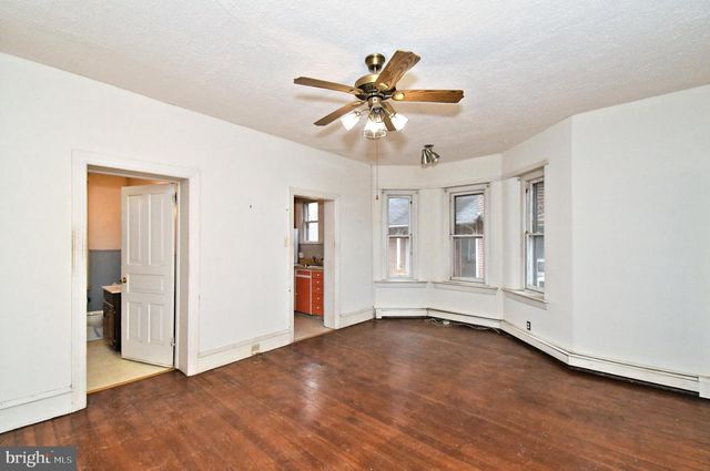 54 W CHESTNUT ST, Souderton, PA 18964