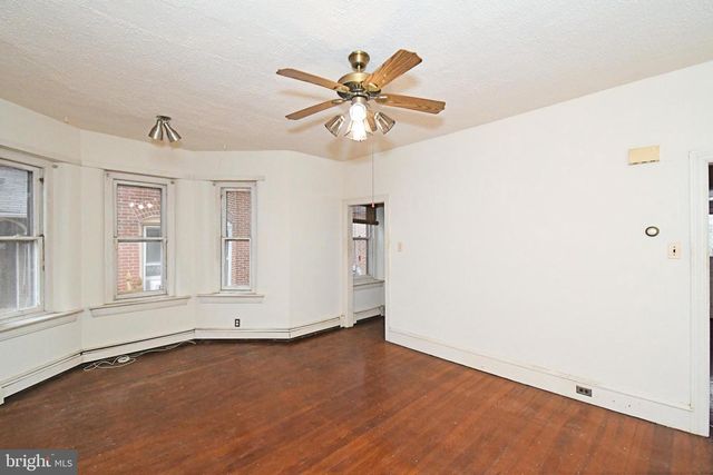 54 W CHESTNUT ST, Souderton, PA 18964