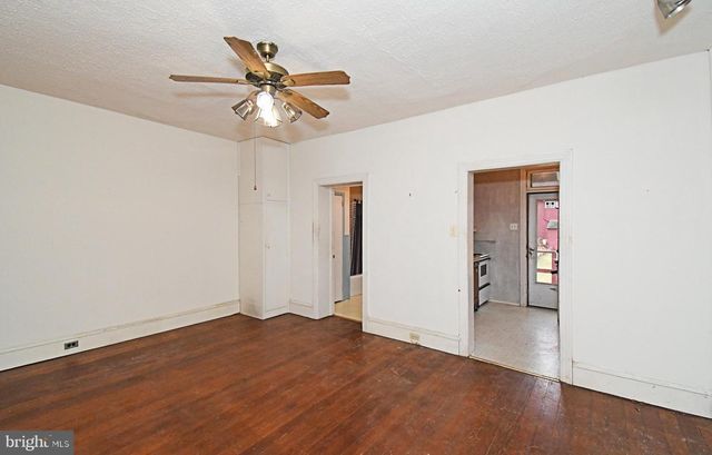 54 W CHESTNUT ST, Souderton, PA 18964