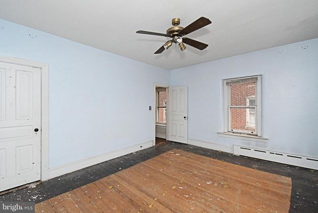 54 W CHESTNUT ST, Souderton, PA 18964