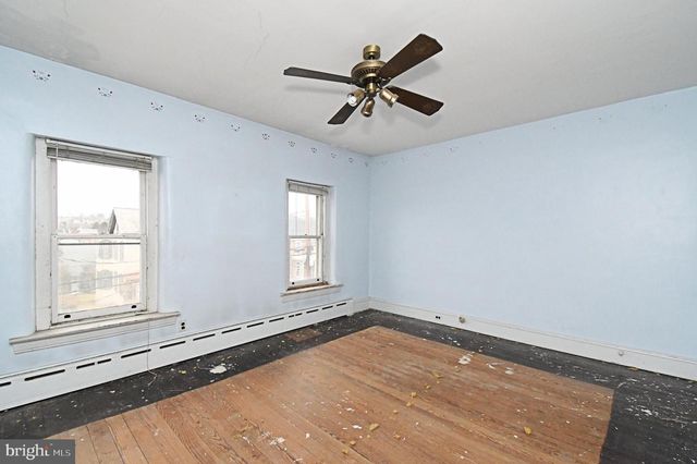 54 W CHESTNUT ST, Souderton, PA 18964