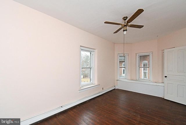 54 W CHESTNUT ST, Souderton, PA 18964